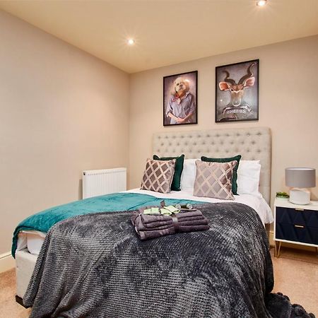 The Stunning Central Harrogate Abode - Sleeps 6 ภายนอก รูปภาพ