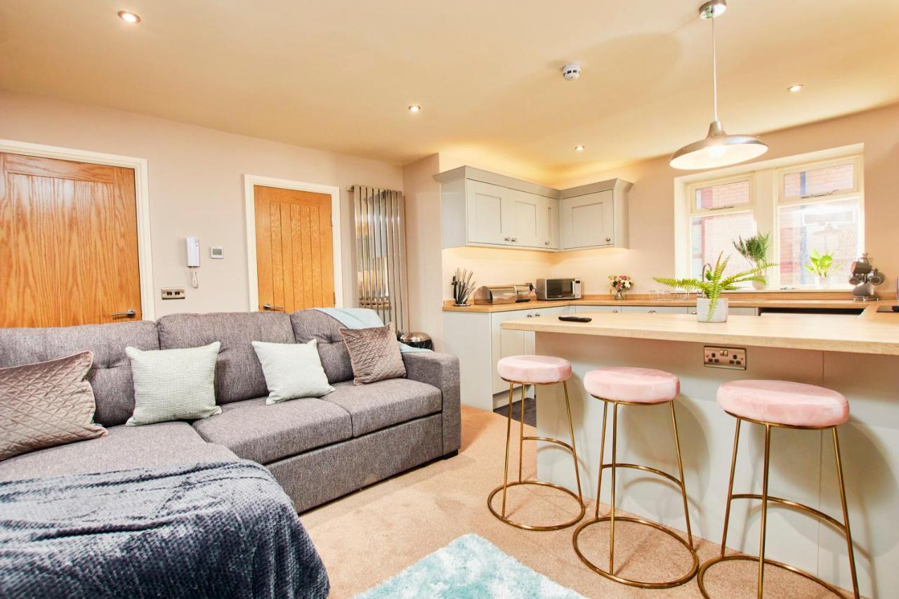 The Stunning Central Harrogate Abode - Sleeps 6 ภายนอก รูปภาพ