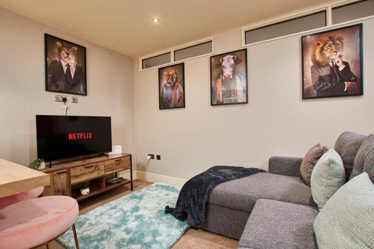 The Stunning Central Harrogate Abode - Sleeps 6 ภายนอก รูปภาพ