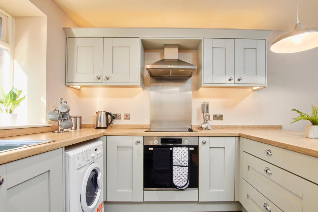 The Stunning Central Harrogate Abode - Sleeps 6 ภายนอก รูปภาพ