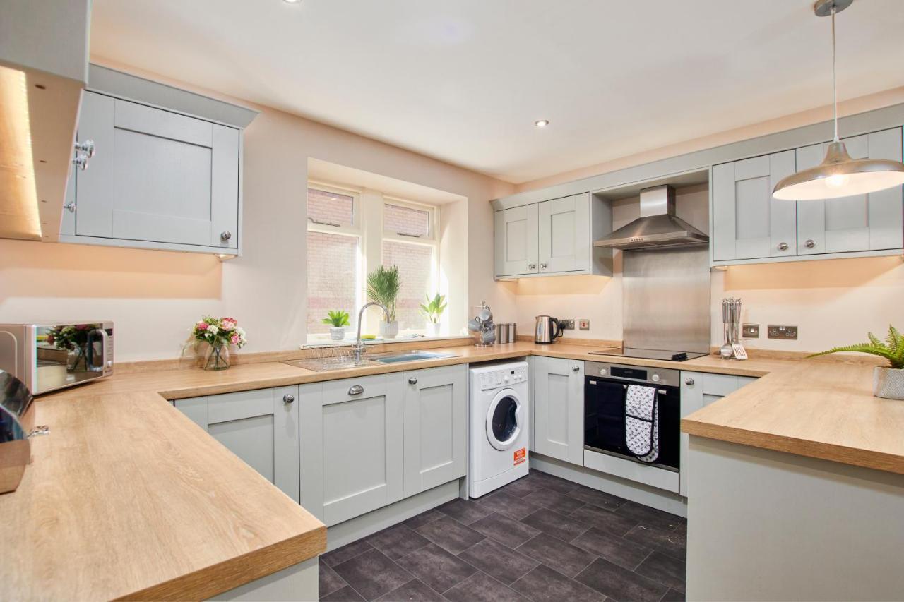 The Stunning Central Harrogate Abode - Sleeps 6 ภายนอก รูปภาพ