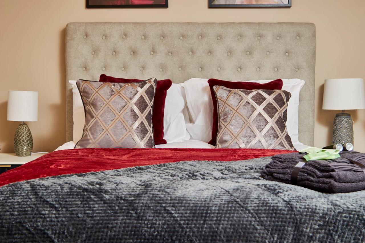 The Stunning Central Harrogate Abode - Sleeps 6 ภายนอก รูปภาพ