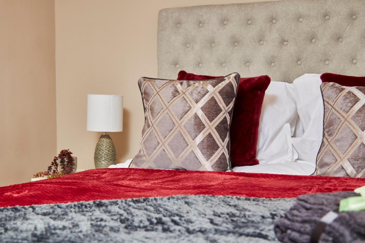 The Stunning Central Harrogate Abode - Sleeps 6 ภายนอก รูปภาพ