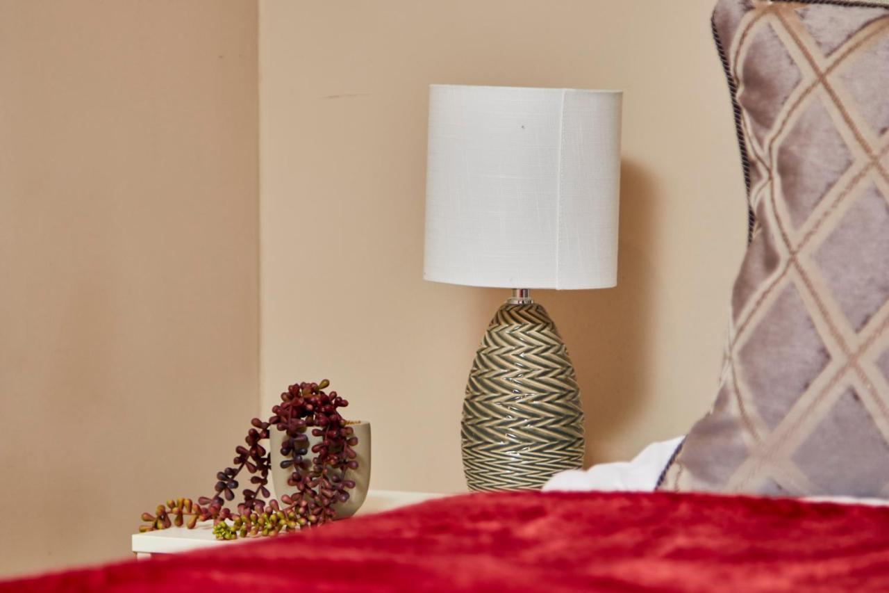 The Stunning Central Harrogate Abode - Sleeps 6 ภายนอก รูปภาพ